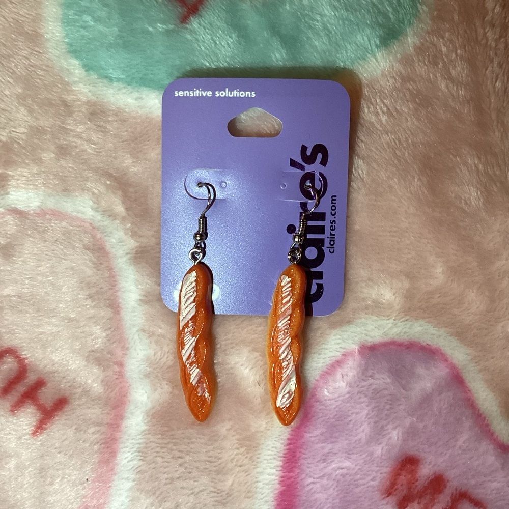 4/$15 💗 NWT Claire’s Novelty French Bread Loaf Earrings